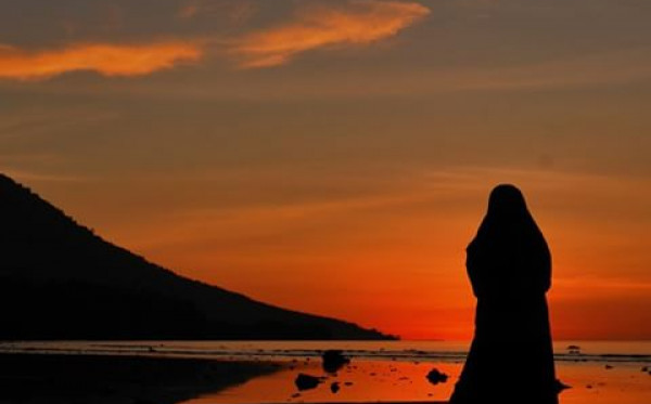 In This Trying Time, Let Our Women Try To Be Like Khadijah (AS)