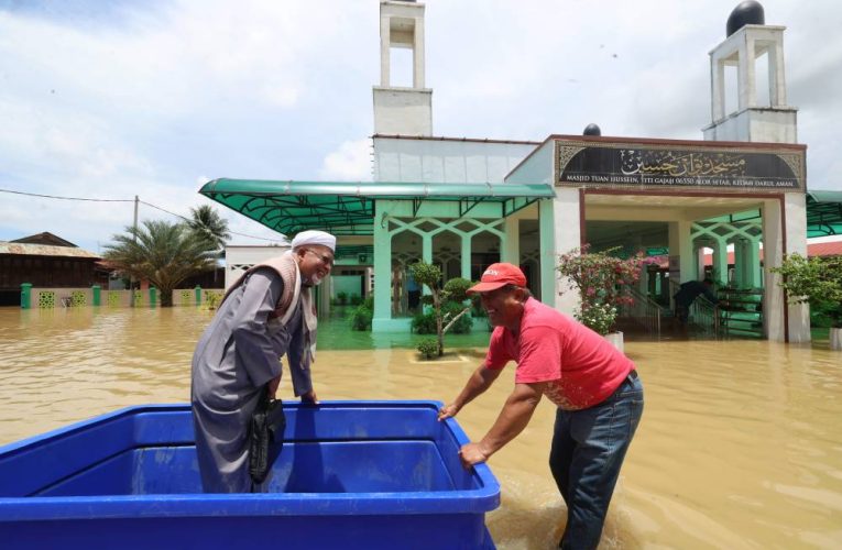 Mosque Grounds Flooded, 300 Still Answer Call For Friday Prayers