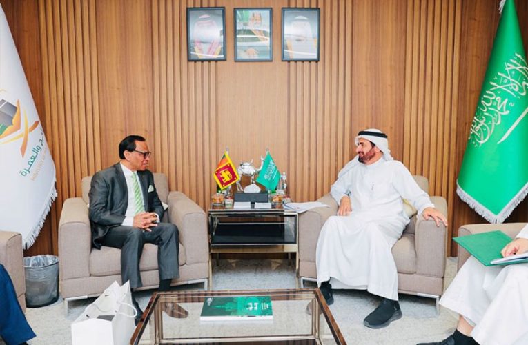 Saudi Hajj Minister receives Ambassador of Sri Lanka