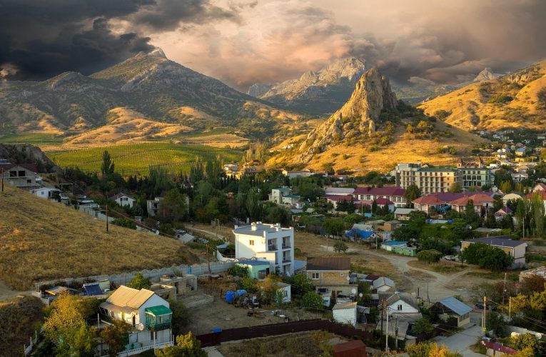 Crimea Muslims face increasing persecution from Russia