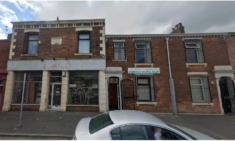 UK’s Blackburn Mosque Secures Approval to Expand Into Next-Door Shop