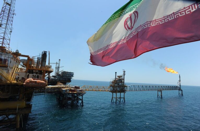 Iran Defies US Oil Blockade, Transfers $7.5bn to Central Bank, Report Says