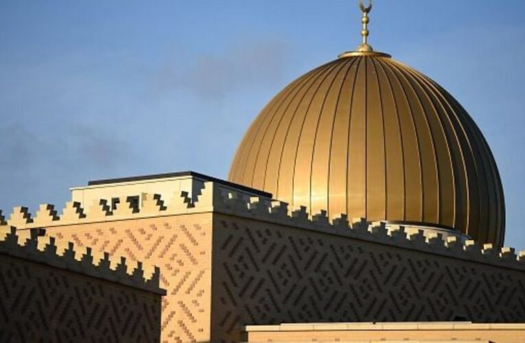 Kettle For The Mosque, Dollars For The Musicians